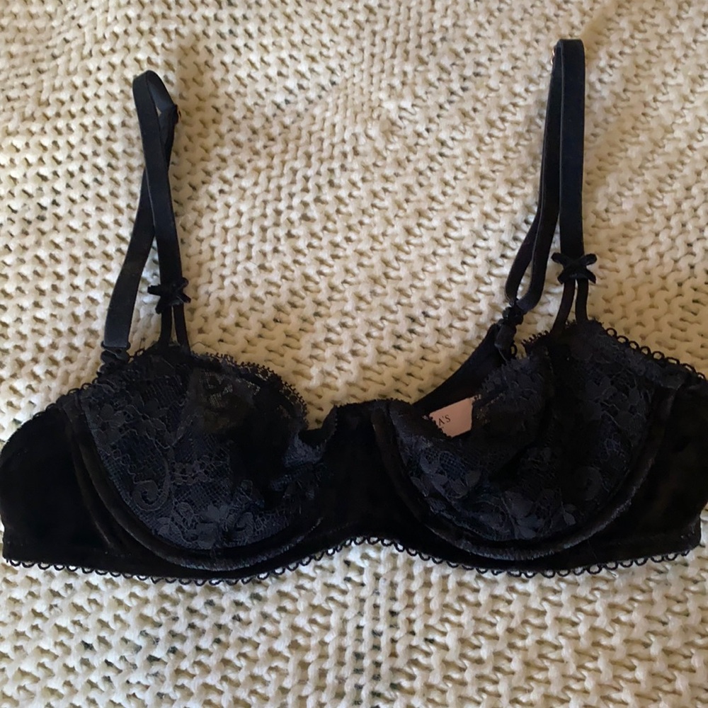 Victoria’s Secret Angel black bra